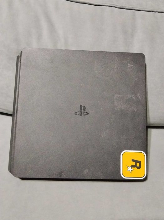 Playstation 4 slim