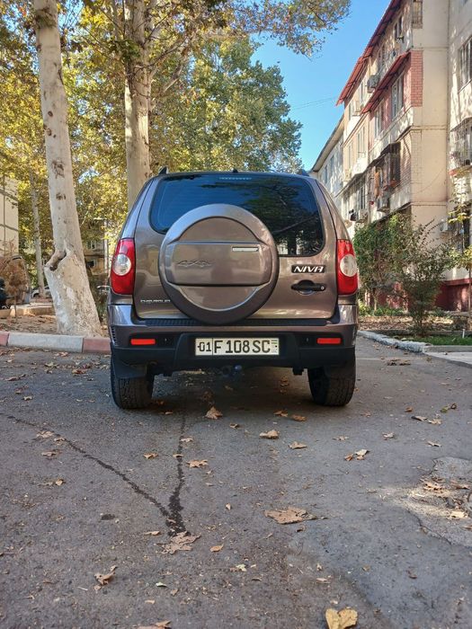 Нива шэвралэт аренда викупка бэраман краска разное