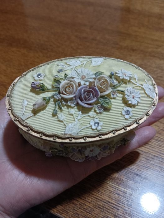 Продам красивую шкатулку