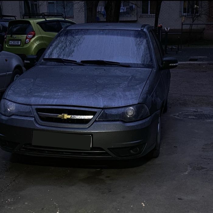 срочно продаю нексию 2 1.6