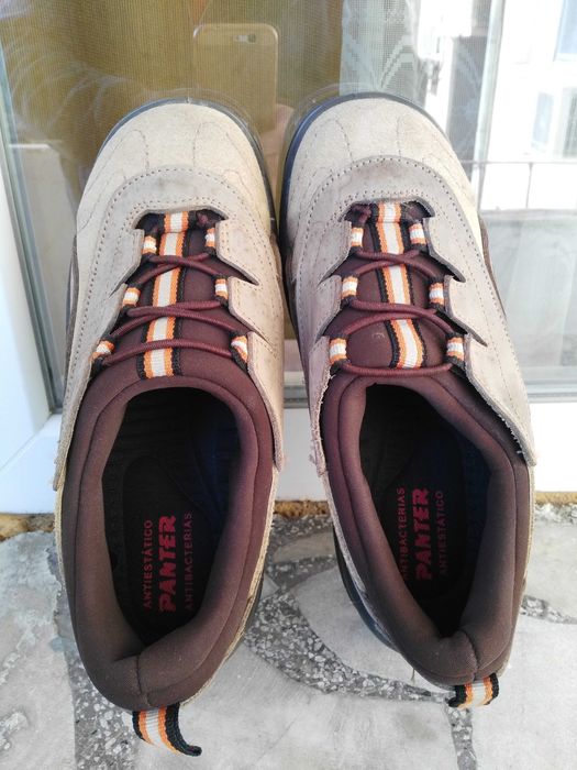 обувки за туризъм и работа