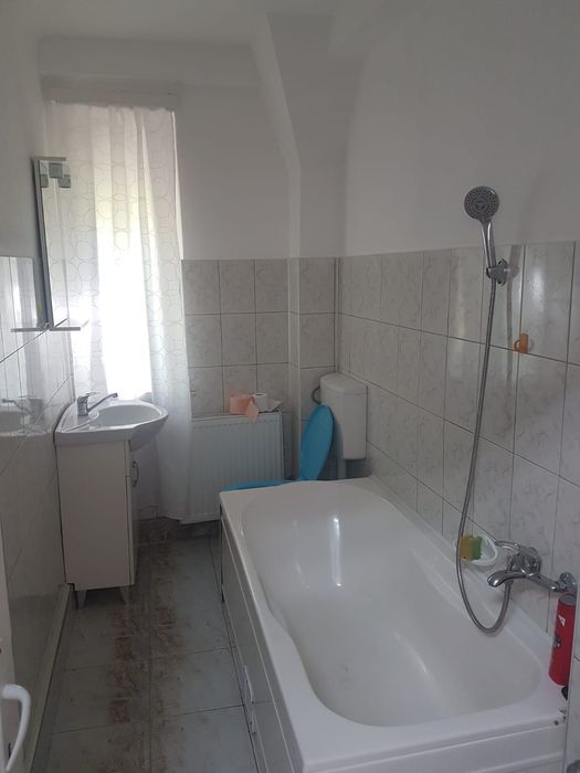 Dau în chirie apartament cu o cameră!