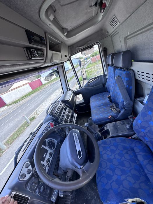 Iveco EUROCARGO 150E28 Basculabil si macara Fassi 12,65m