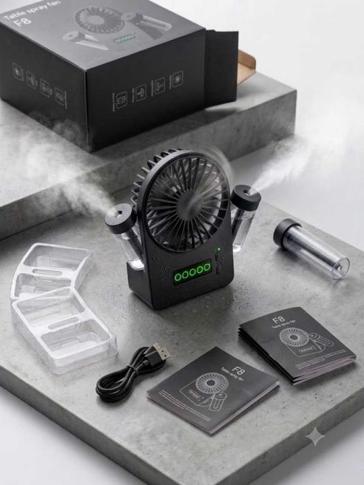 Mini qo'l ventilyatori suv purkagichi bilan