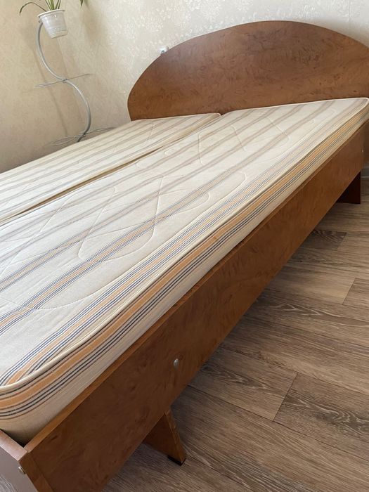 Кровать двуспальная