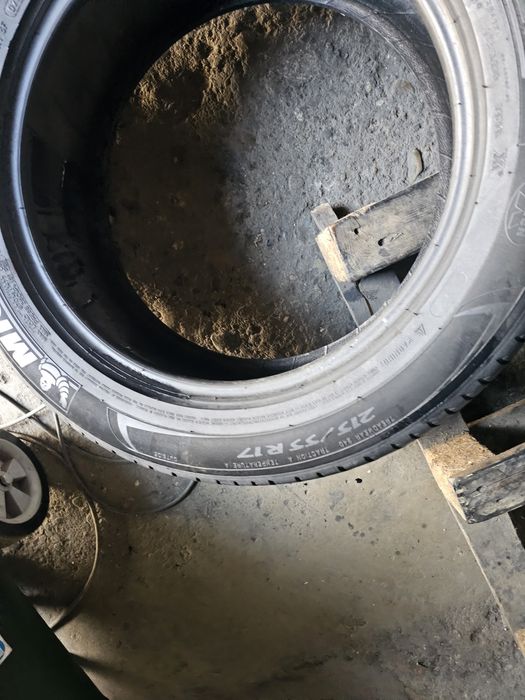 2 anvelope vara 215 55 17 Michelin