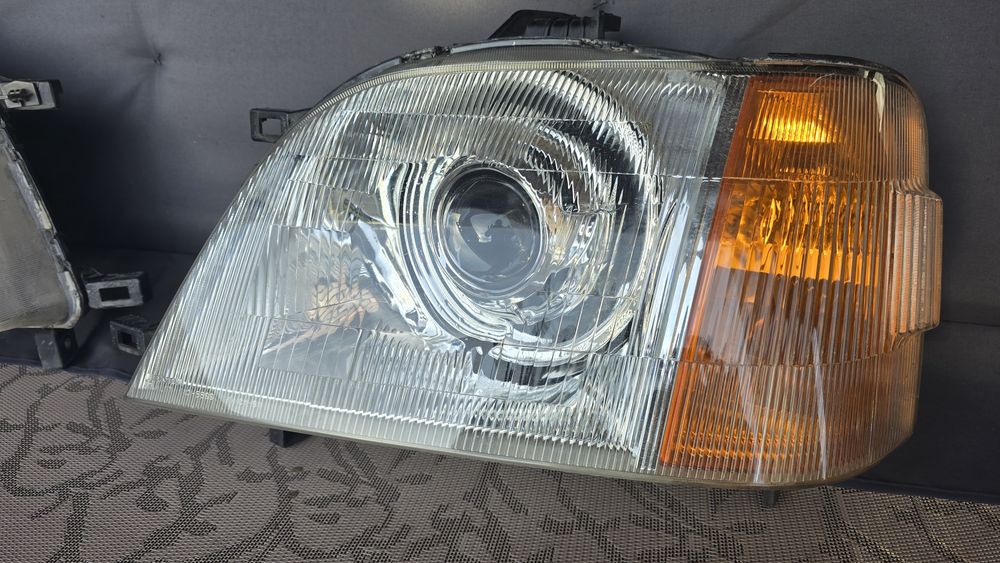 Фары на Hondу Stepwgn RF-1