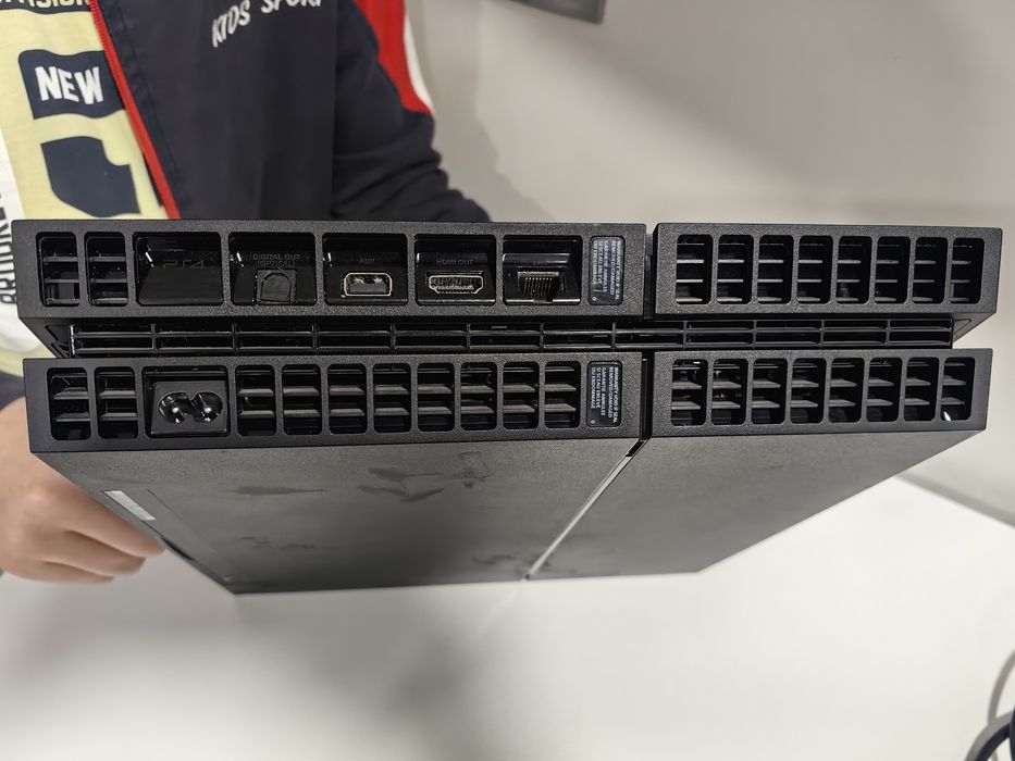 Ps 4+controller добро състояние