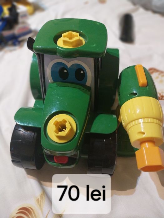 Vând tractor ca nou