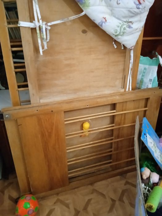 Отдам даром детская кровать