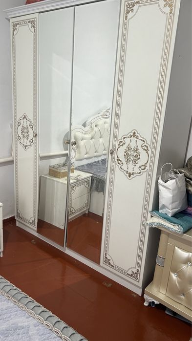 Спальный гарнитур