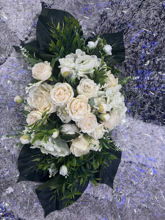 Сватбена украса за кола, бутониери, кошница