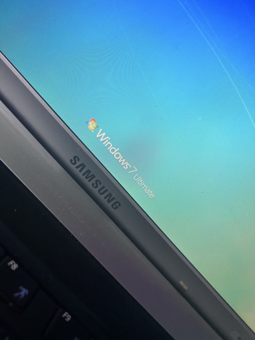 Laptop SaMsung r730