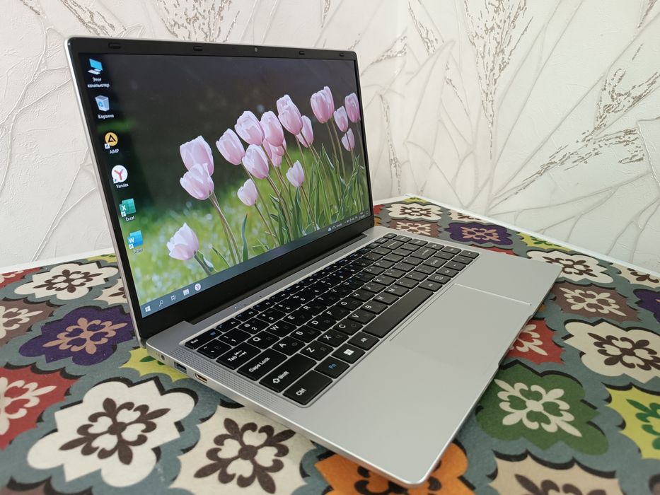 Ноутбук HYDRA SSD M.2 Windows 10 Pro.