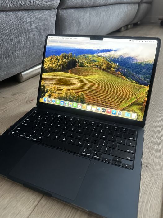 Продаю Macbook m2