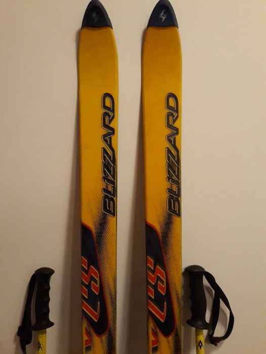 OCAZIE! Schiuri Blizzard cu legături Tyrolia și bețe Volkl