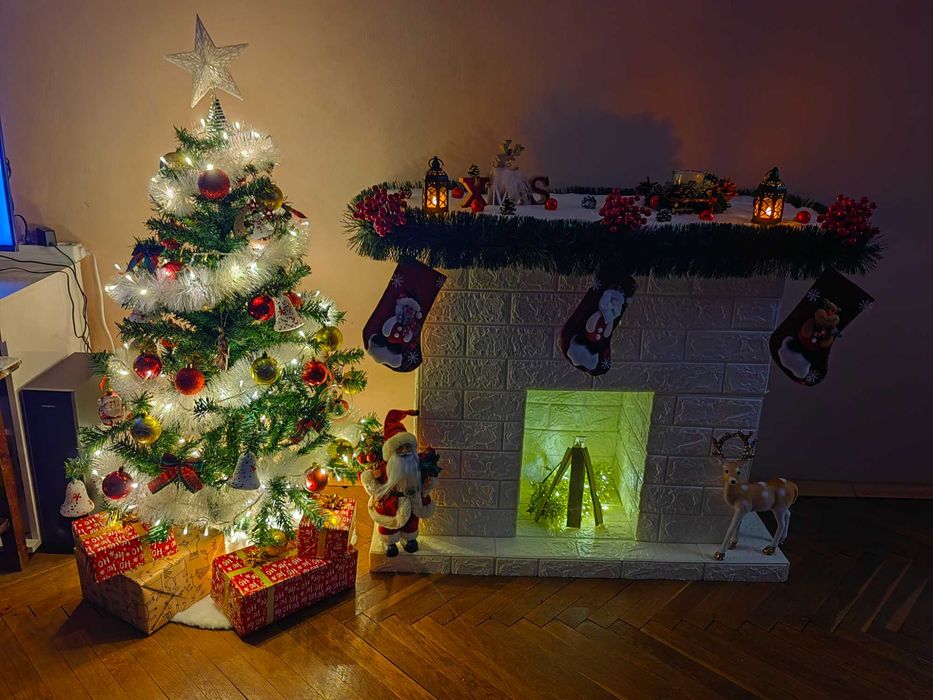 Камина за коледна декорация