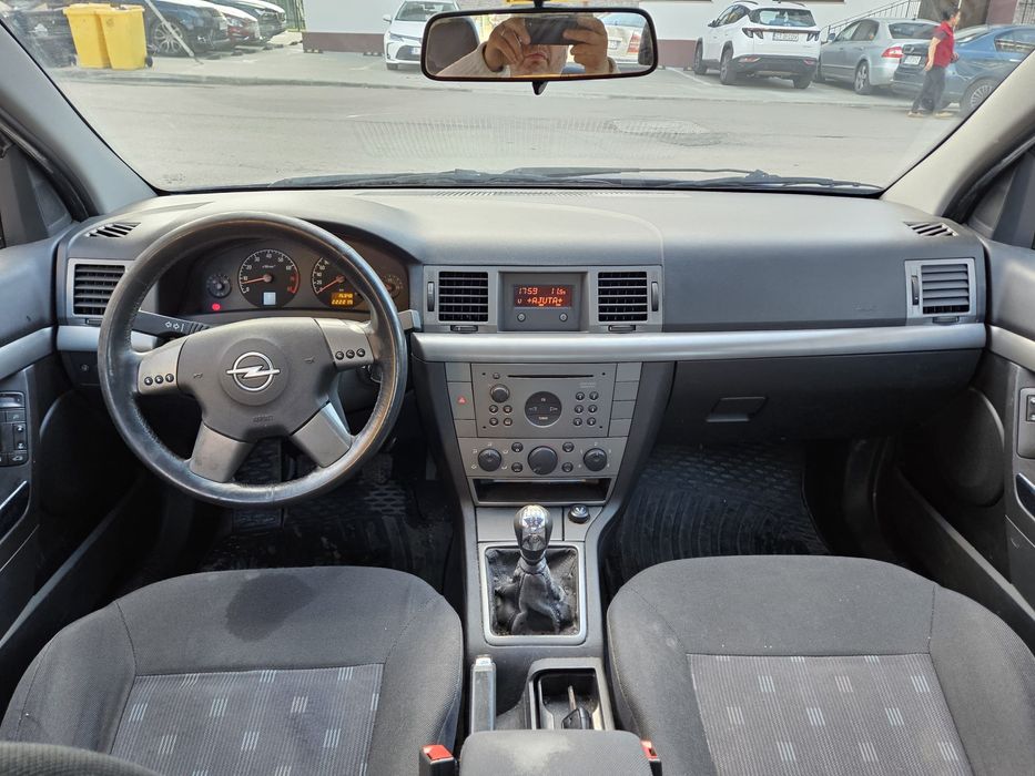 Opel Vectra 1.6i ( Proprietar din 2014) Patineaza Ambreaju /PRET FIX