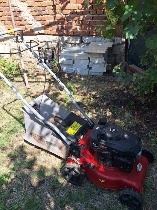 Бензинова косачка