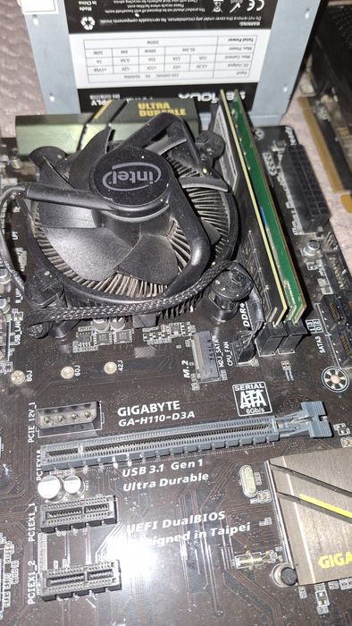 Vind kit intel i3 7100  8gb ddr4 hdd 3tb  cum se vede in poze