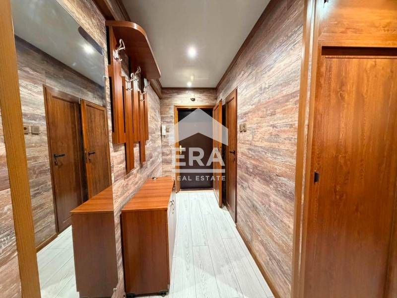 Ексклузивен двустаен панелен апартамент за продажба до пощата в район