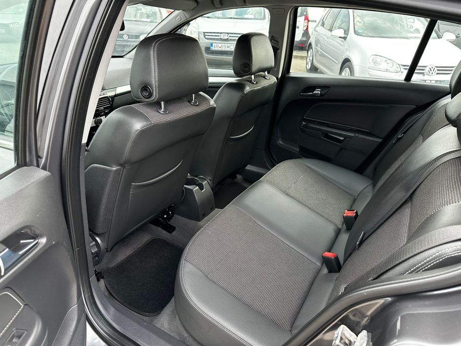 Opel Astra H - 1.6i 116CP - Xenon * Climatronic * Semi-Piele