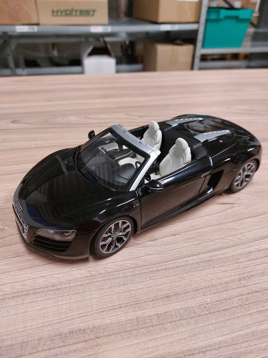 Kyosho Audi R8 Spyder 1/18