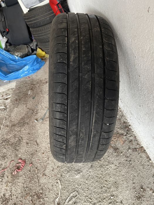 Летни гуми Bridgestone 225/50/19 . В много добро състояние.