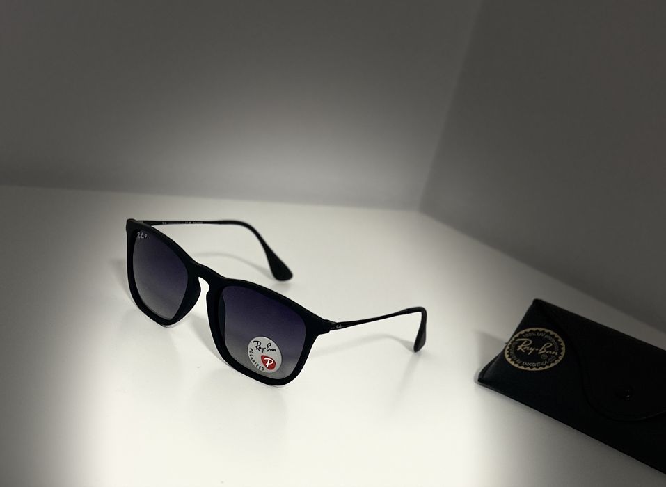 Ochelari de soare Ray Ban RB4187 Chris Polarizati 622/T3, marime 54*18