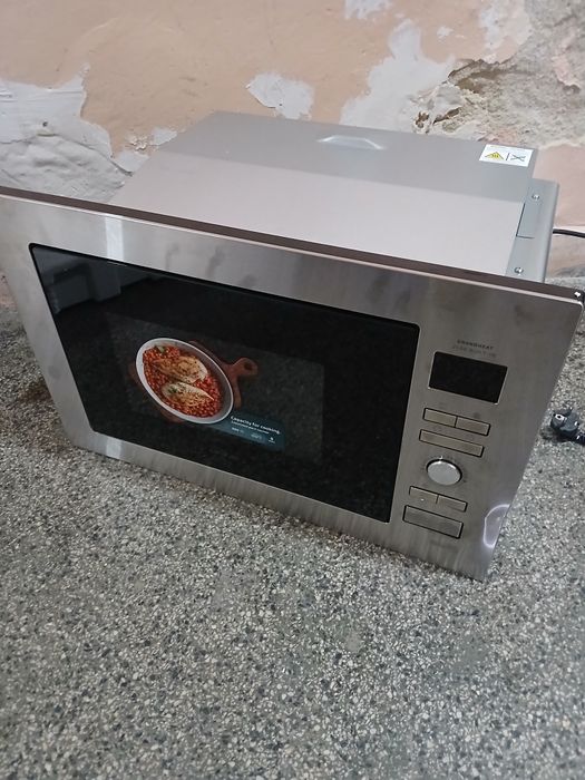 Продавам  микровълнова  за вграждане