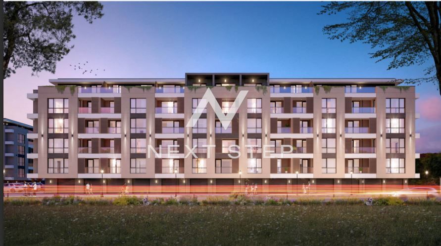 Продава се Тристаен апартамент в Пловдив, Остромила - 132 кв.м за 526 €/кв.м - Снимка #2