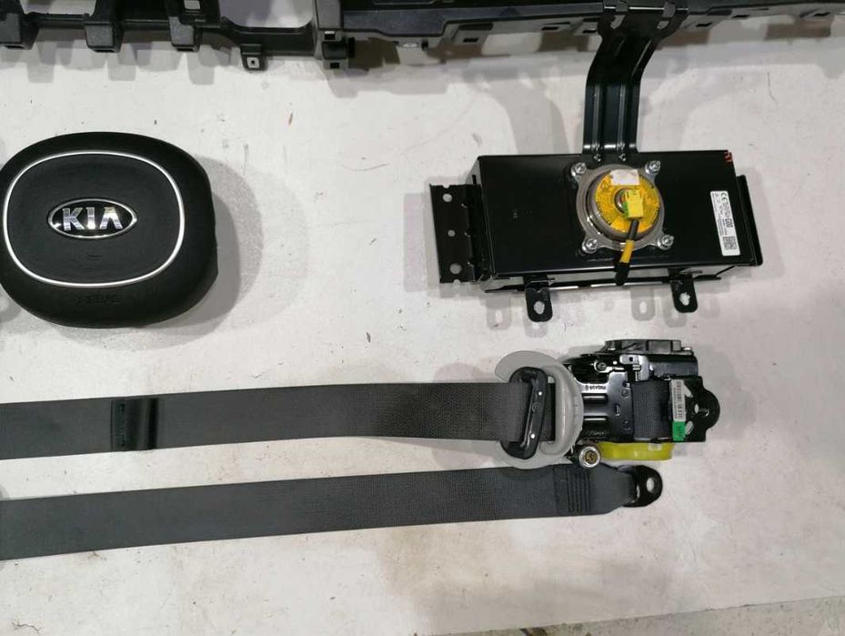 KIA Sorento 4 - plansa de bord - kit airbag - set centuri de siguranta