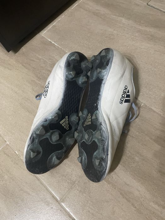 Футболни обувки Adidas с подарък чорапи