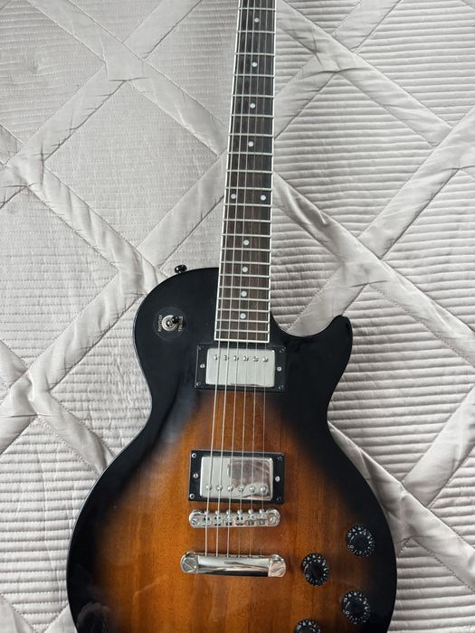 Электрогитара Epiphone Les Paul Tribute