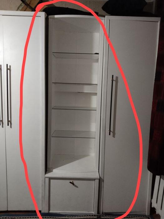 Продам шкаф пенал