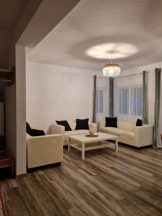 Inchiriere Casa individuala