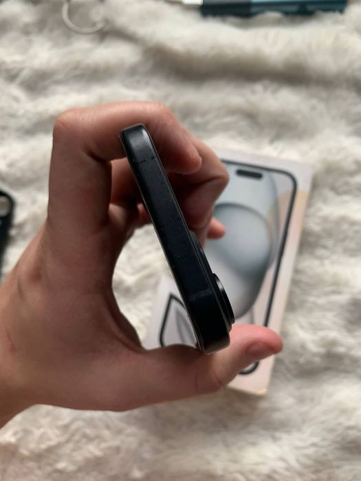 Продам Iphone 15/128 gb
