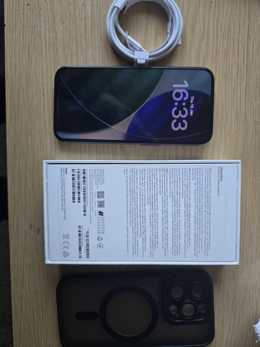 Iphone 15 pro black titanium