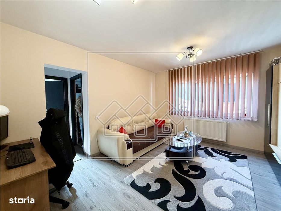 Apartament 2 camere etaj 2 din 3, balcon - str Ascanio Damian