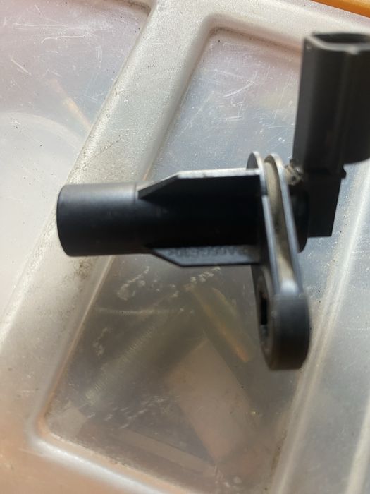 Продам датчик коленвала на Рено Дастер