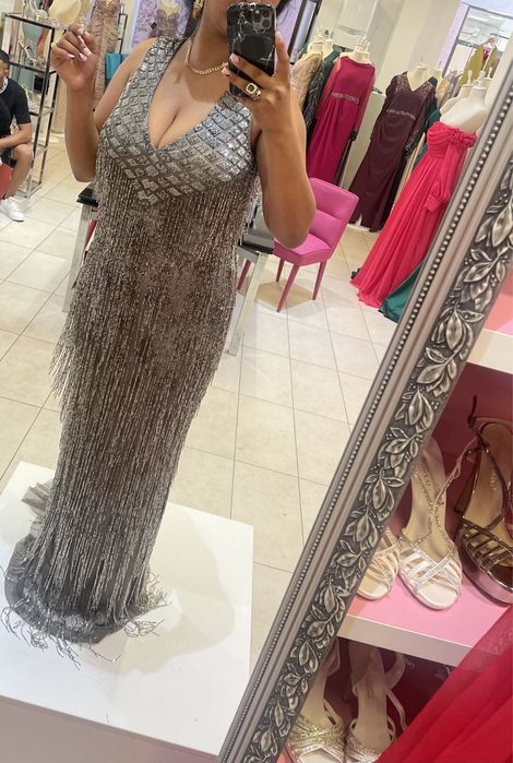 Rochie noua impecabila .