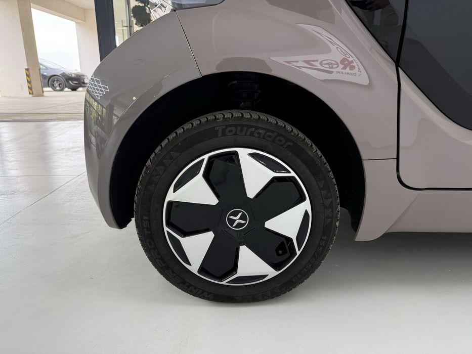 Xev Yoyo masina 16 ani ( permis de conducere b1 )