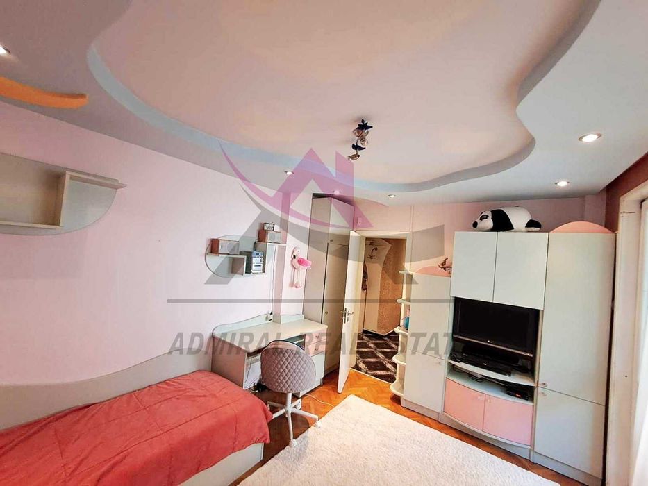 Дава се под наем Тристаен апартамент в Варна, Колхозен пазар - 90 кв.м за 650 € - Снимка #3