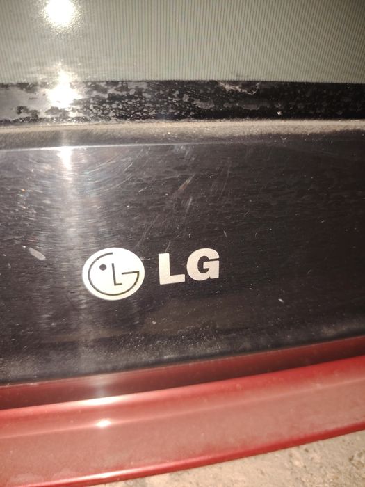 Продам телевизор старый.