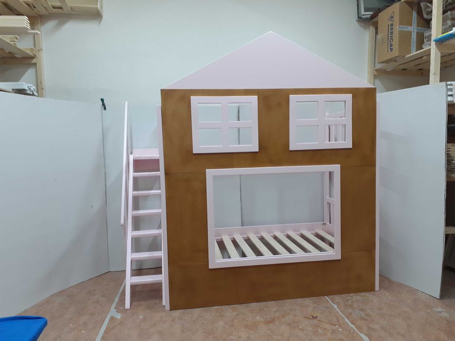 TRANSPORT GRATUIT.Pat etajat,tip casuta din lemn masiv cod 2029