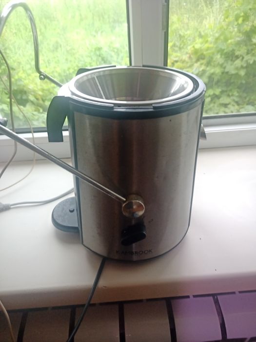 Соковыжималка электрическая