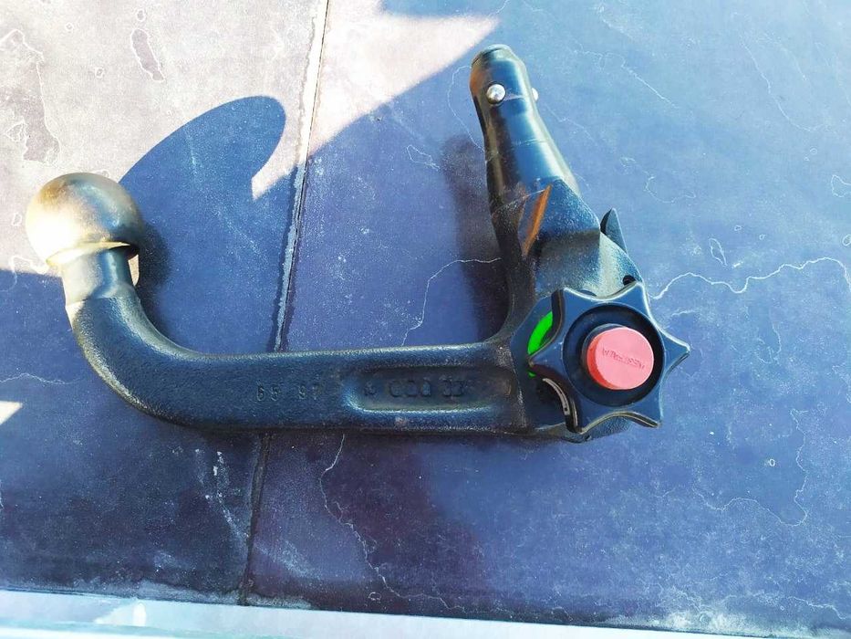 фаркопы легковые