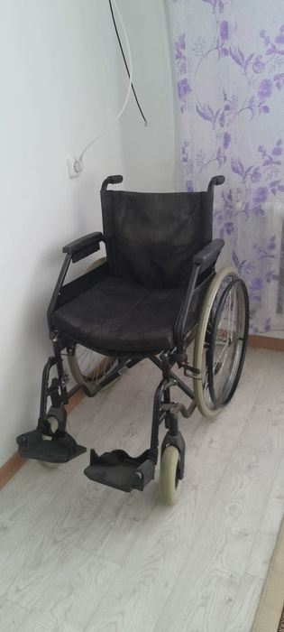 Срочно продам инвалидную коляску