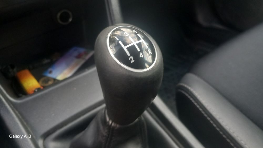 Субару импреса 2013г.бензин