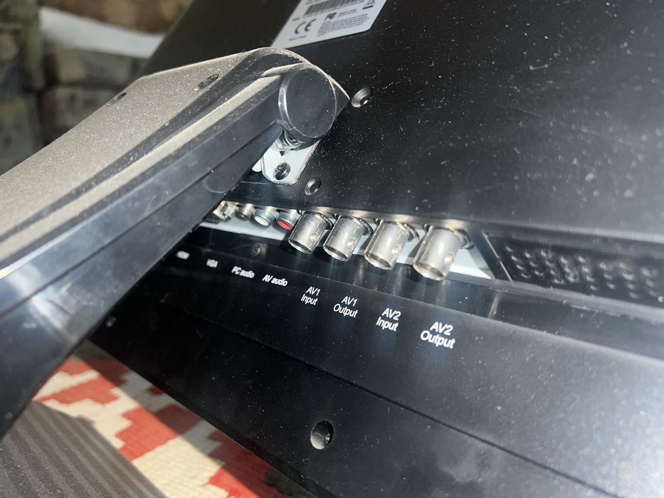 Монитор для видеонаблюдения 22»